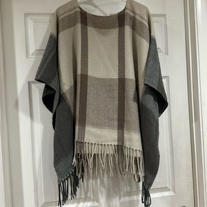 Cream poncho